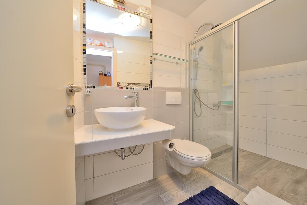 Apartments Karla & Marija Petrcane Bilik gambar