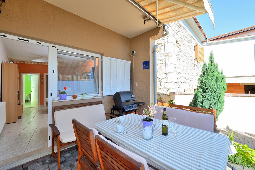 Apartments Karla & Marija Petrcane Bilik gambar