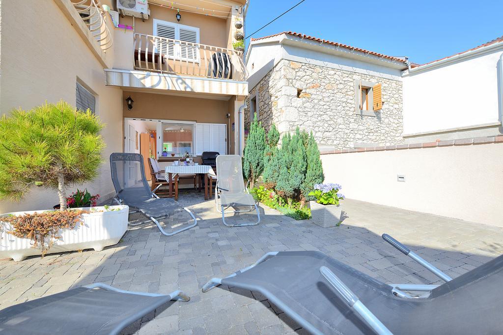 Apartments Karla & Marija Petrcane Bilik gambar