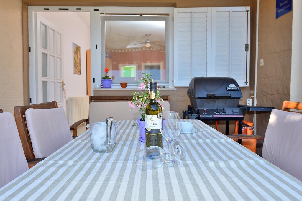 Apartments Karla & Marija Petrcane Bilik gambar