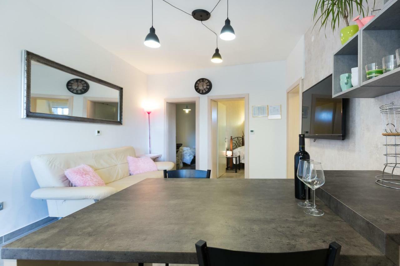 Apartments Karla & Marija Petrcane Luaran gambar