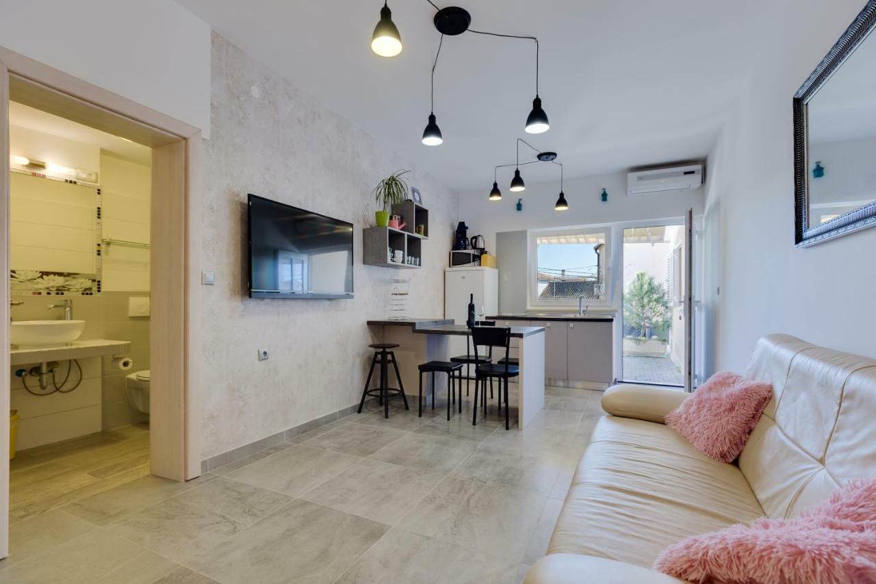 Apartments Karla & Marija Petrcane Luaran gambar