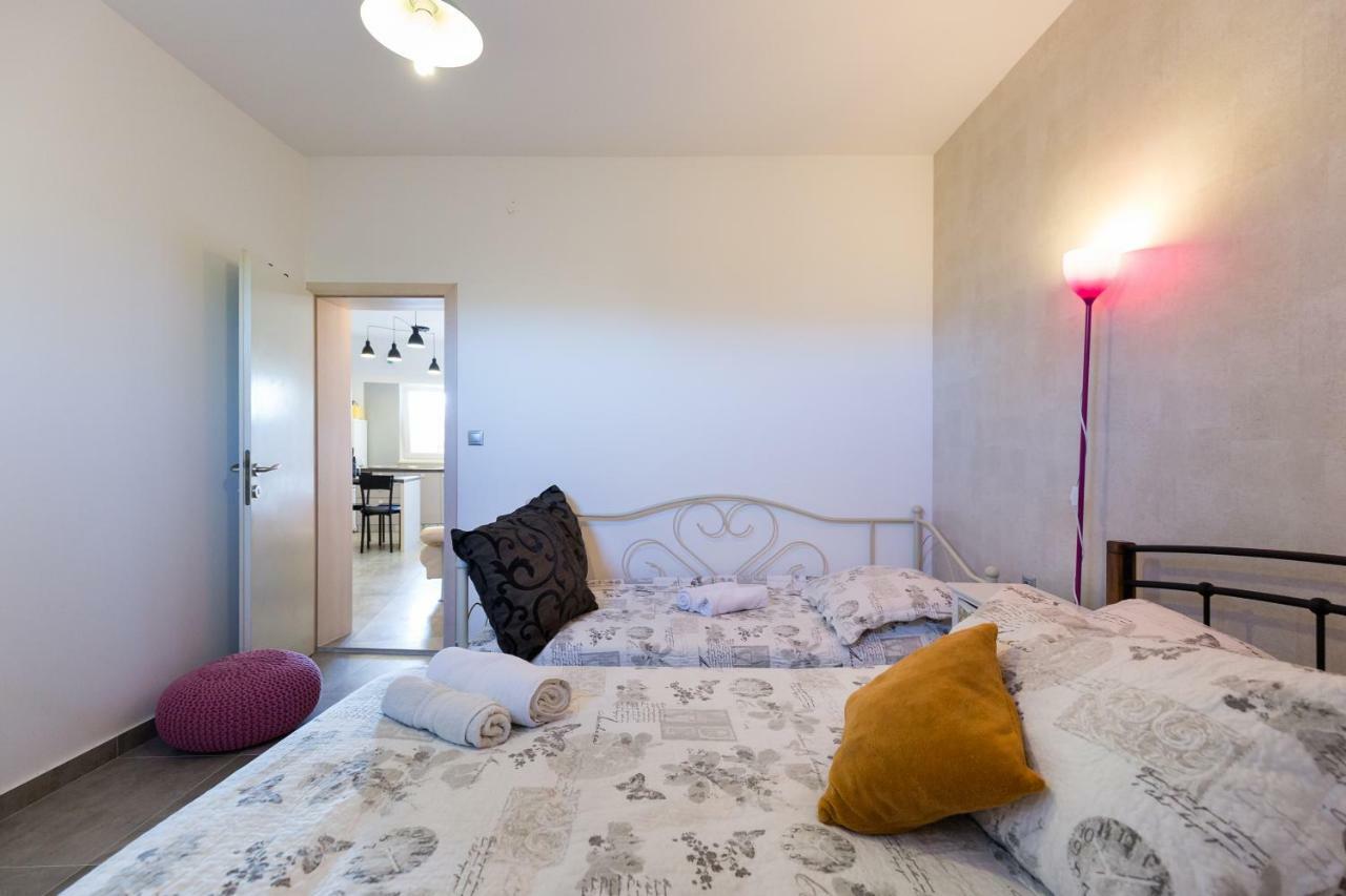 Apartments Karla & Marija Petrcane Luaran gambar