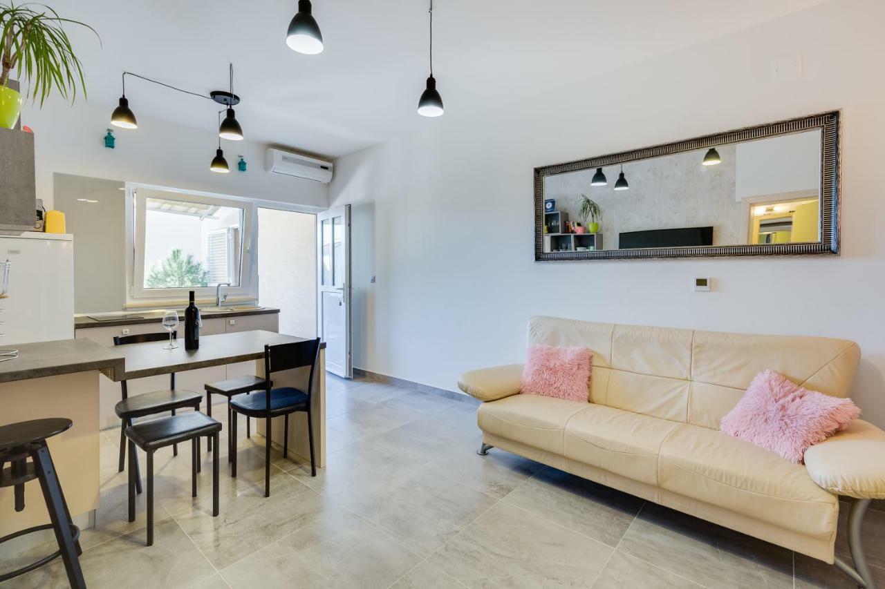 Apartments Karla & Marija Petrcane Luaran gambar