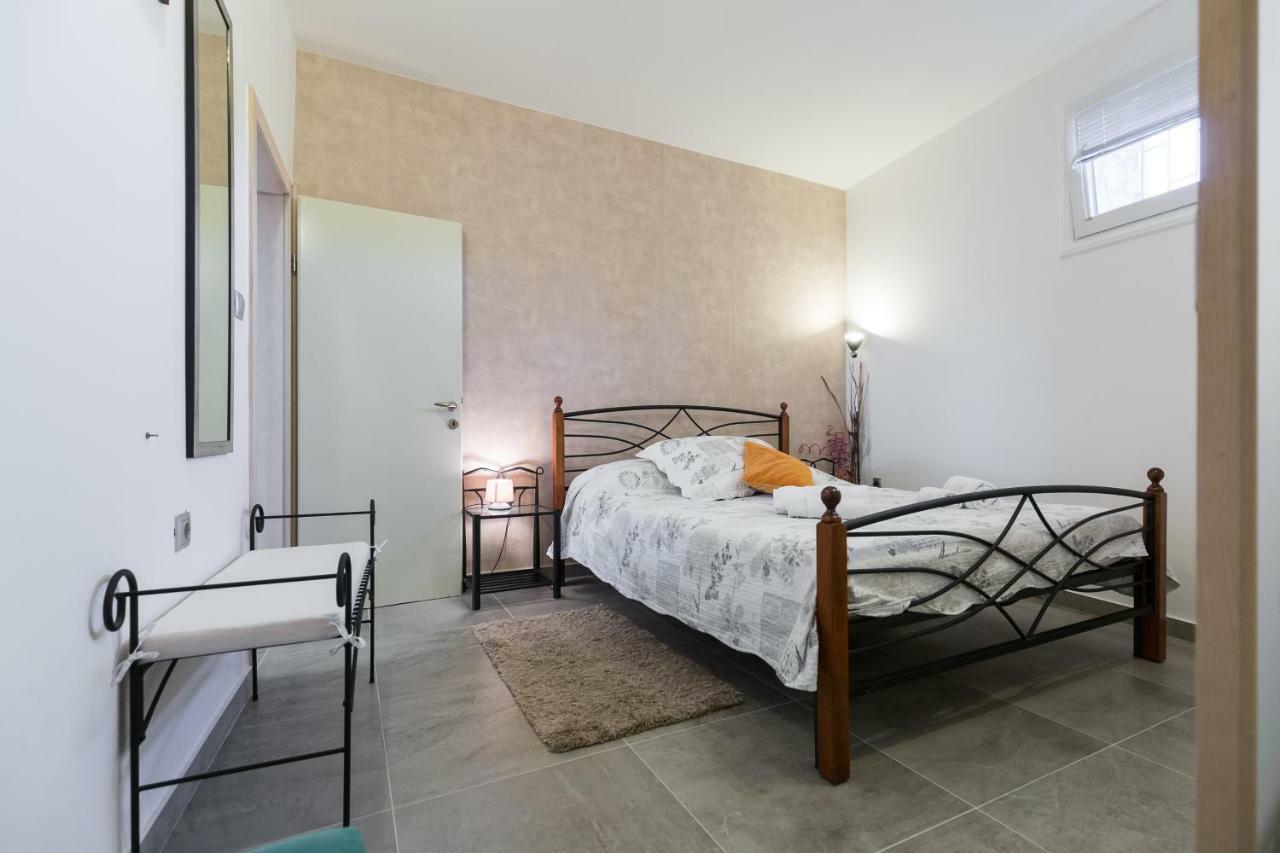 Apartments Karla & Marija Petrcane Luaran gambar